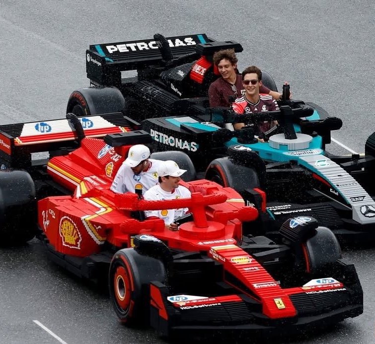 돌아가자 행복했던 레고레이스로….