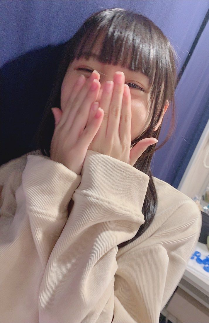 ひな🎀AV女優 tweet media