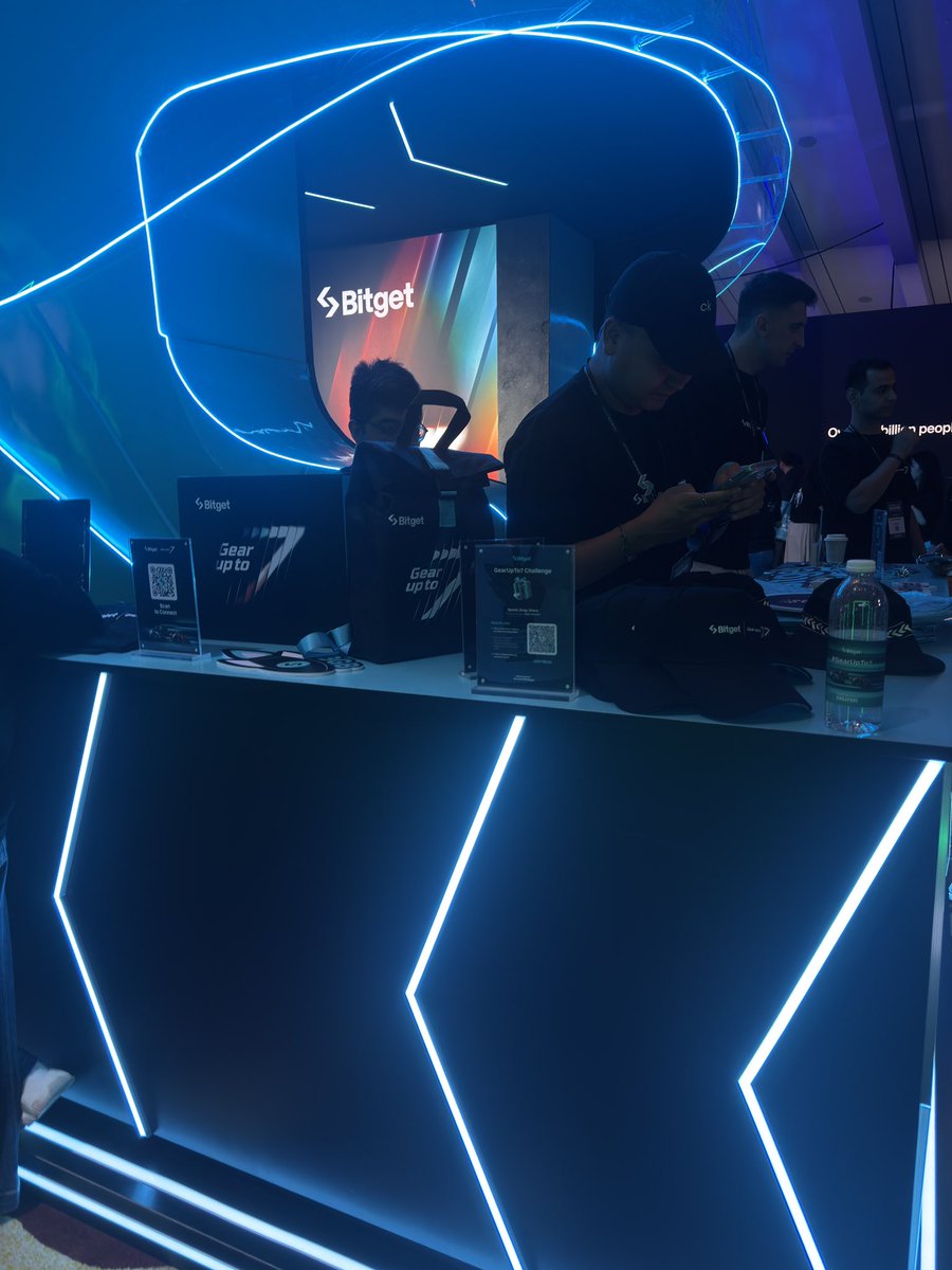 web3rally's tweet photo. Celebrating #BitgetTurns7 here at #Token2049 🎉

Happy 7th birthday @bitgetglobal! 🎂

#GearUpTo7 #EventWithBitget https://t.co/tv6A7dRm57
