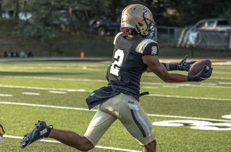 Moving through the 2025 #TNHSFB season, most seniors are committed to their respective schools.

However, there are still some gems without a home.

I’ve compiled a list of my top 10 uncommitted players in Tennessee.

Read about them in the link below

prepredzone.com/2025/09/top-10…