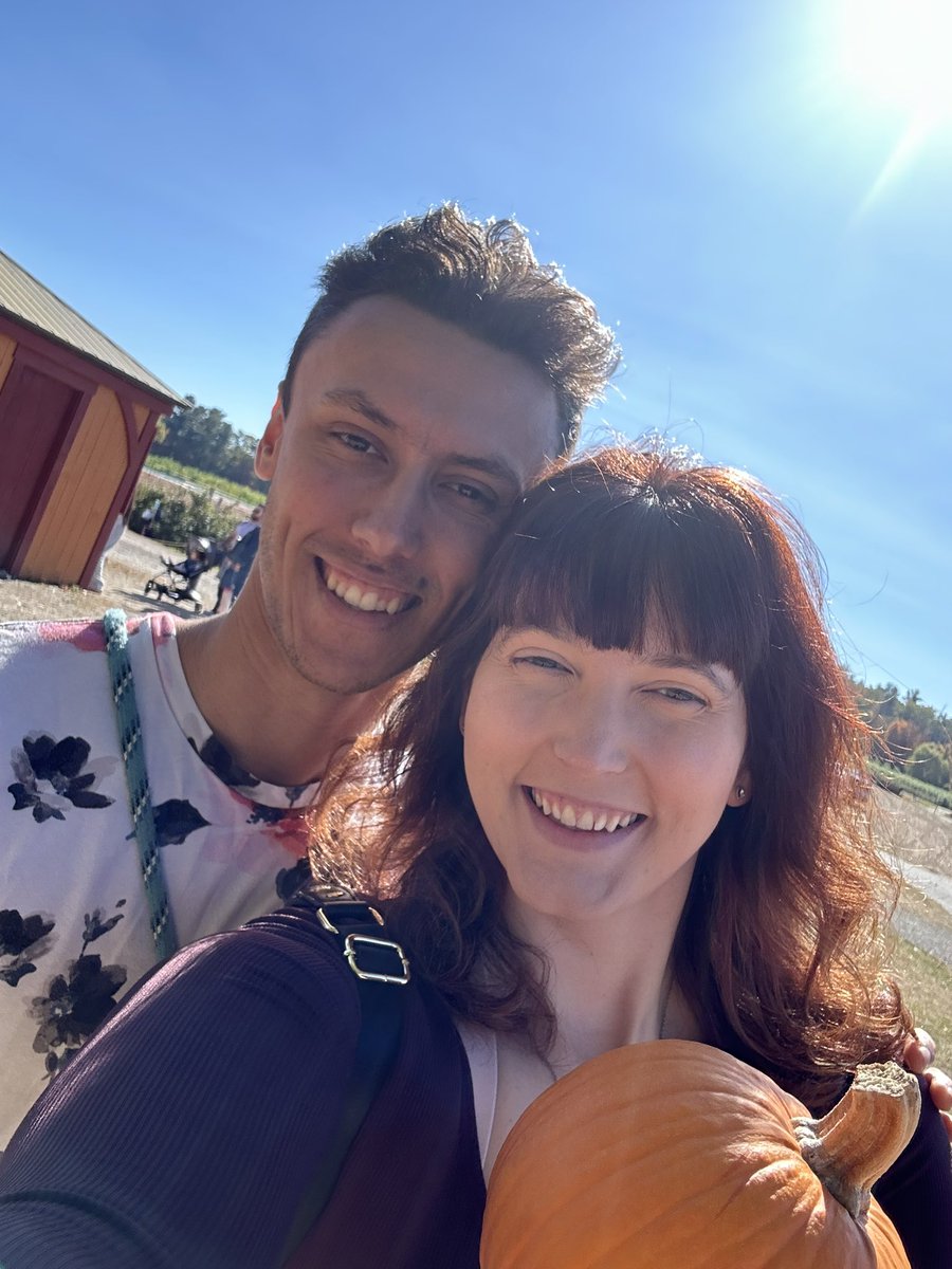 emrocat's tweet photo. One Year as a Wife❤️🥰  Can’t wait for all the new memories we’ll make this next year https://t.co/k1UT6dHnxq