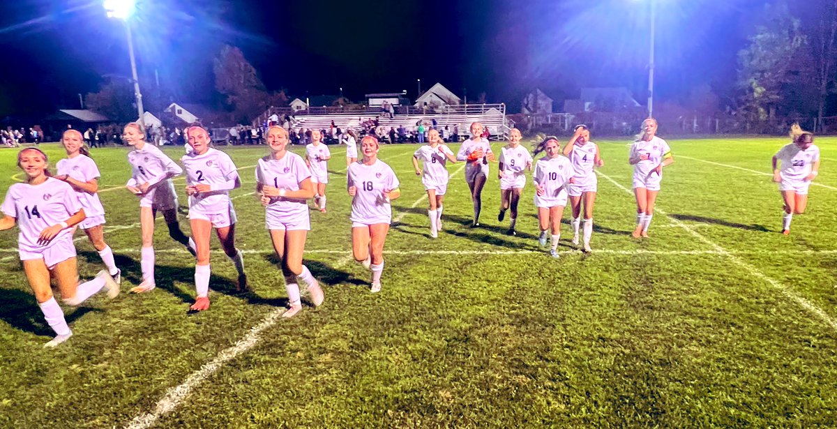 coachssmith0220's tweet photo. GSOCC:  Bolton-Warrensburg goes on the road and picks up the huge league win over Corinth, 2-1.   Great job girls 💚🤍💙💛⚽️ @ByPeteTobey @TUSidelines @JJohnsonPxP @dgazettesports @PostStarsports @SportsTU @SaratogaSports @SunCmtyNews @WLSpringstead https://t.co/We8eZpFqOO