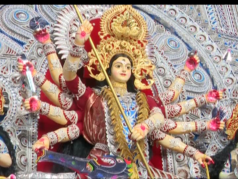 otvnews's tweet image. “Sarva Mangala Mangalye Sive Sarvartha Sadhike
Saranye Trayambike Gauri Narayani Namostute”

#OTV wishes its viewers &amp;amp; readers a happy &amp;amp; prosperous Maha Navami 

#DurgaPuja #Odisha