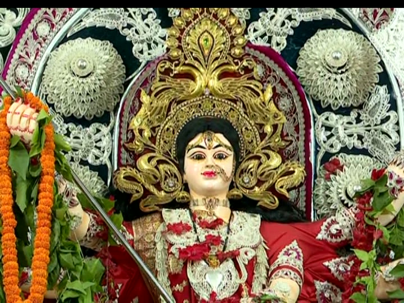 otvnews's tweet image. “Sarva Mangala Mangalye Sive Sarvartha Sadhike
Saranye Trayambike Gauri Narayani Namostute”

#OTV wishes its viewers &amp;amp; readers a happy &amp;amp; prosperous Maha Navami 

#DurgaPuja #Odisha