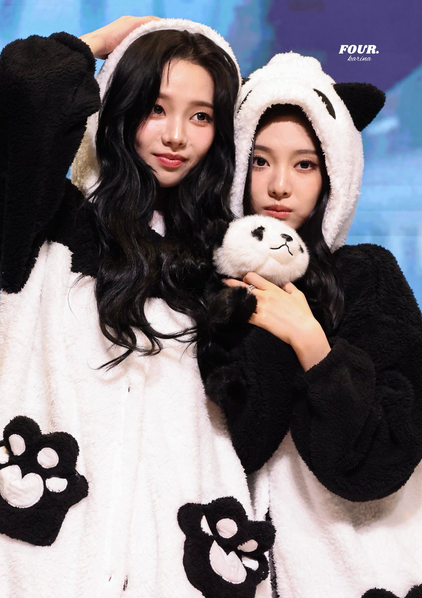 [HQ] - 250930 JUMP UP Fansign 🐼🐼 

#카리나 #Karina #에스파 #aespa