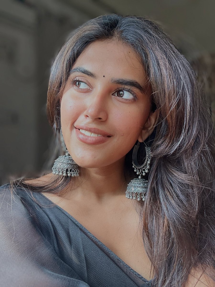 Userx489037's tweet photo. Divya saravanan❤️ face card🥵 https://t.co/tgyNc3xUmU