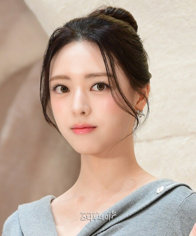 beloved_yuna's tweet image. Today&apos;s look 💯

#YUNA #유나 #신유나