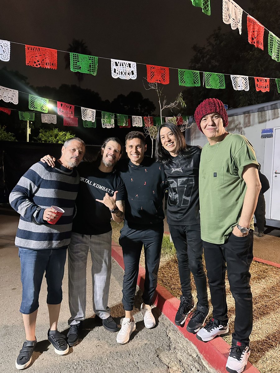 Noche con los ídolos ! <a href="/dldmexico/">DLD</a> 🎸⚡️🤘🏼