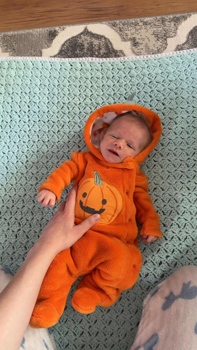 road__to__alpha's tweet photo. @AreOhEssEyeEe Hope this helps. My new grandson in orange. No hidden message. Just getting ready for Halloween. https://t.co/Ys6NiC08hH
