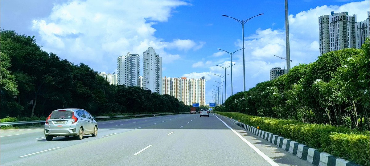 allnewvivek's tweet photo. Highrises along Hyderabad ORR 
@HyderabadMojo https://t.co/Gd1EAoOGoP