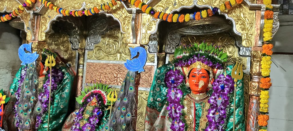 SadhaMaanus's tweet photo. मढ गावातील एका लहान टेकडीवर हरबादेवी मंदिर आहे. जर तुम्ही मढ जेट्टीवरून गावाकडे आलात आणि मढ किल्ल्याकडे जाणाऱ्या रस्त्यावर डावीकडे वळलात तर जंक्शननंतर लगेचच उजवीकडे देवीचे मंदिराचे प्रवेशद्वार आहे...

#HarbaDevi
#Madh
#Navratri2025 https://t.co/OFiDFql8fu