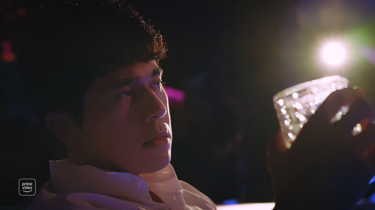 pauloovvee's tweet photo. vincent cabrera reminds me of carlos antonio. the angst and the looks. i’m seated. 

KIMPAU THE ALIBI TEASER

#KimPau #KimChiu #PauloAvelino https://t.co/vfpmaGxeAN