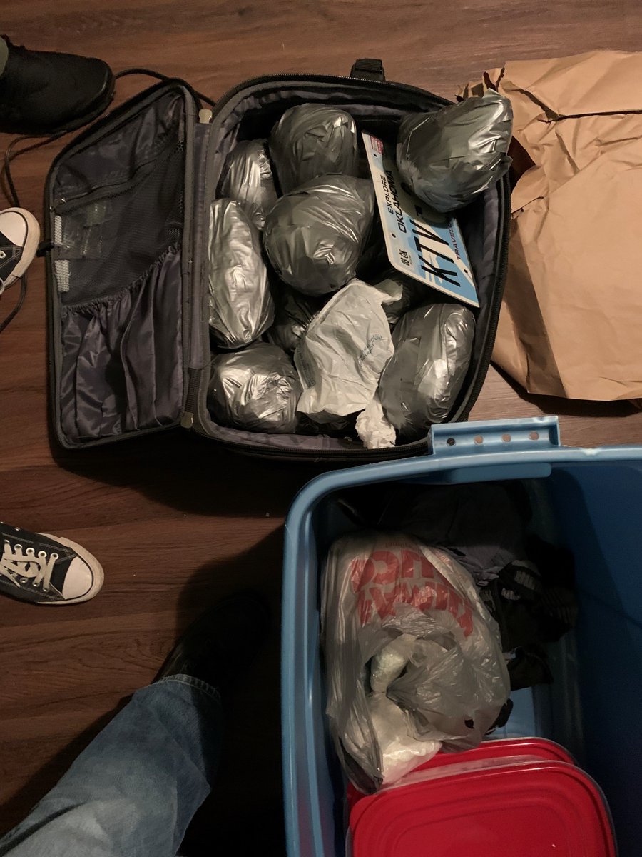 #DEA St. Louis is at it again! Special agents and partners arrested five people from CJNG Drug Cartel suspected of trafficking hundreds of kilos of #meth, #cocaine, and #fentanyl in both Missouri and Phoenix. #SouthernIllinois #CJNGCrackdown2025
