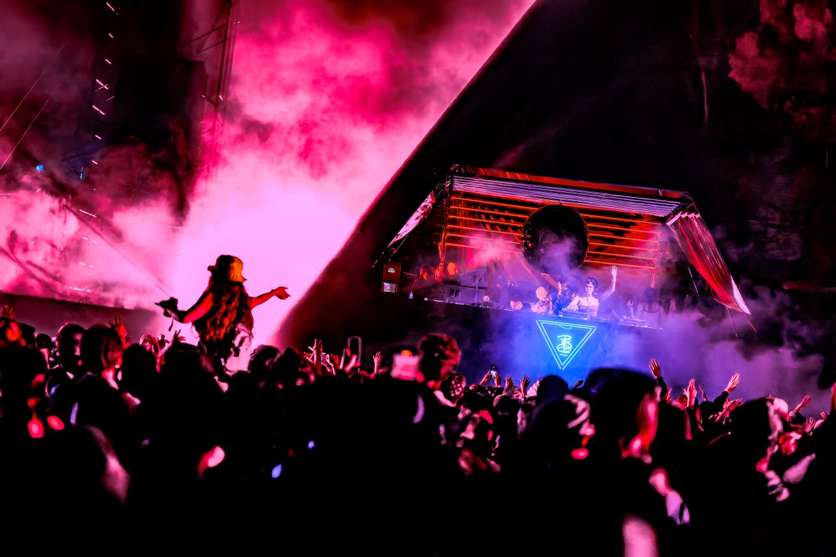 Rainbow Disco Club 2026
早割券 (カテゴリー4) 10月1日（水）18:00 に販売開始

先日販売したカテゴリー1, 2, 3 はおかげさまで即完売しました。みなさまのサポートに心から感謝します。