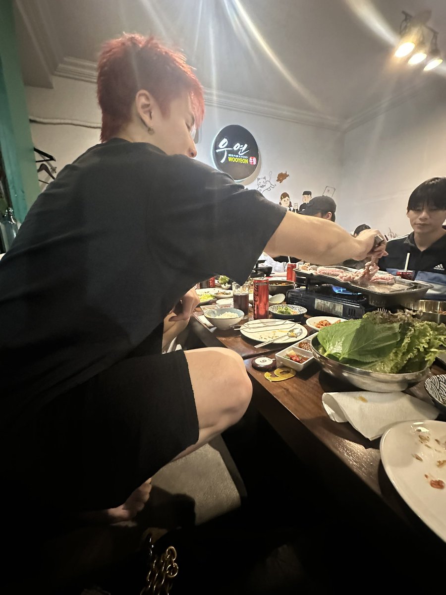 Popptr_'s tweet photo. ผมเข้าใจพี่ความหิวมันน่ากลัว @Michaellhor https://t.co/BZSOQz6MmW