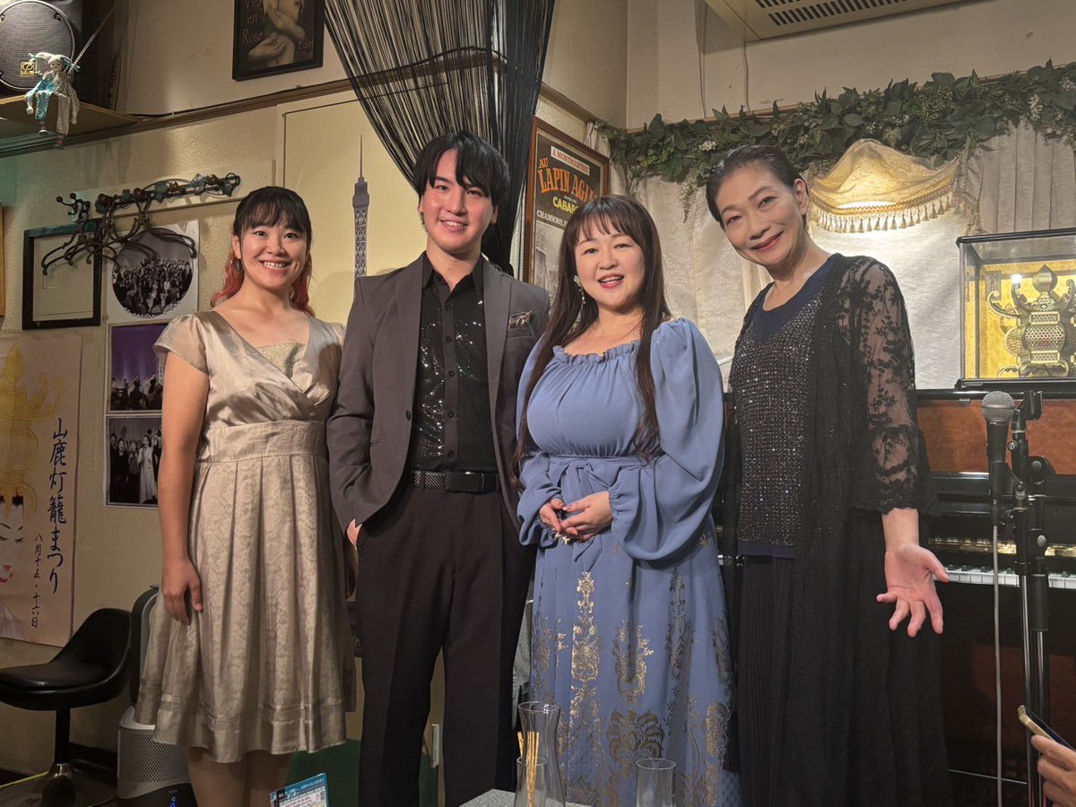 ShinSt56's tweet photo. 9/29(月) 
銀座ボンボン『四季TIME』
たくさんのお客様に来て頂きました。
どうもありがとうございました。

律子さん、愛さんいつもありがとうです。

次はハプスブルクLIVE…？ https://t.co/kbM3Gm0yEZ