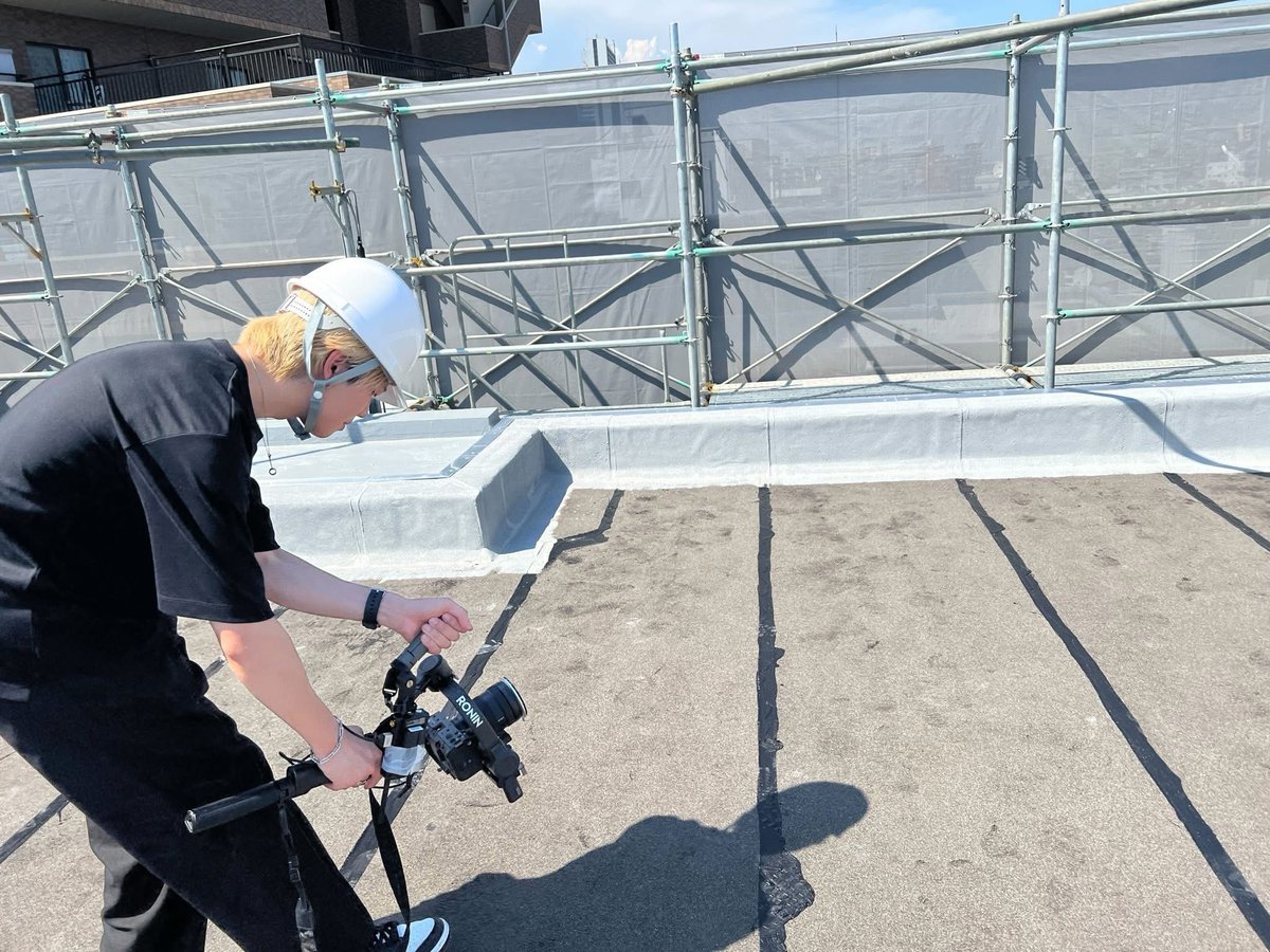 ebatameta's tweet photo. 【建設会社様のCM制作📷】 

先日、日広建設株式会社 様のCMを弊社とNAC様とADSで企画から撮影、編集まで全て担当させていただきました。

相模大野もんじぇ祭りでも大きく上映されており、いい作品になりました。

CMや企業紹介ムービーってクオリティがすごい大事なんですよね。
たった、15秒、30秒の動画でもロケハンからキャスティング、大掛かりな撮影編集となるとなかなかできる会社は限られてしまいます。

弊社、企画から撮影、編集までディレクションが可能で、高クオリティのものから低予算、アニメーションや3Dも制作ができるため、幅広く対応ができます。

ぜひ、下半期のスタートとして制作を📷

#映像制作
#CM制作