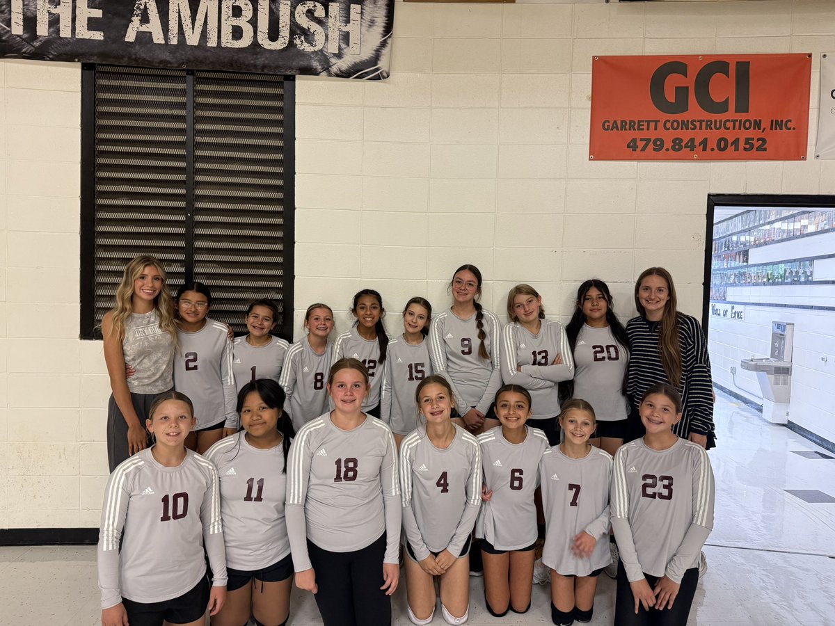 LincolnWolvesVB's tweet image. 7th Grade and SR High get the win over West Fork! Lady Wolves will be back in action on Thursday at Elkins! 🐺🏐 #goladywolves