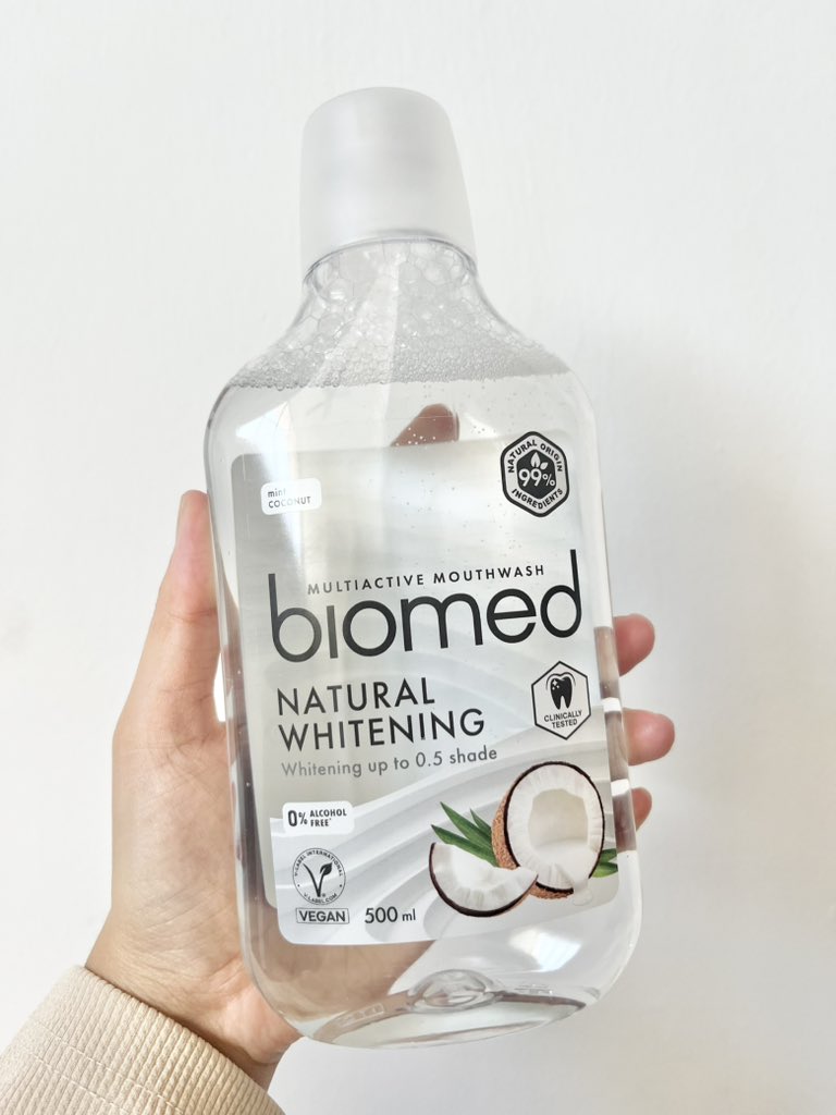 theothermimi_'s tweet photo. To all peminum kopi tegar/perokok :

Please amalkan kumur dengan coconut-based mouthwash ni. Konsisten je hari��, tak sampai sebulan GIGI MAKIN PUTIH, stain kuning2 kopi pun hilang. Mulut pun dah tak busuk! Rasa dia tak pedas macam brand lain. Recommended 💯 https://t.co/WhTufuenE1