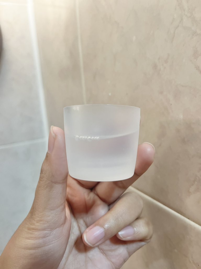 To all peminum kopi tegar/perokok :

Please amalkan kumur dengan coconut-based mouthwash ni. Konsisten je hari², tak sampai sebulan GIGI MAKIN PUTIH, stain kuning2 kopi pun hilang. Mulut pun dah tak busuk! Rasa dia tak pedas macam brand lain. Recommended 💯
