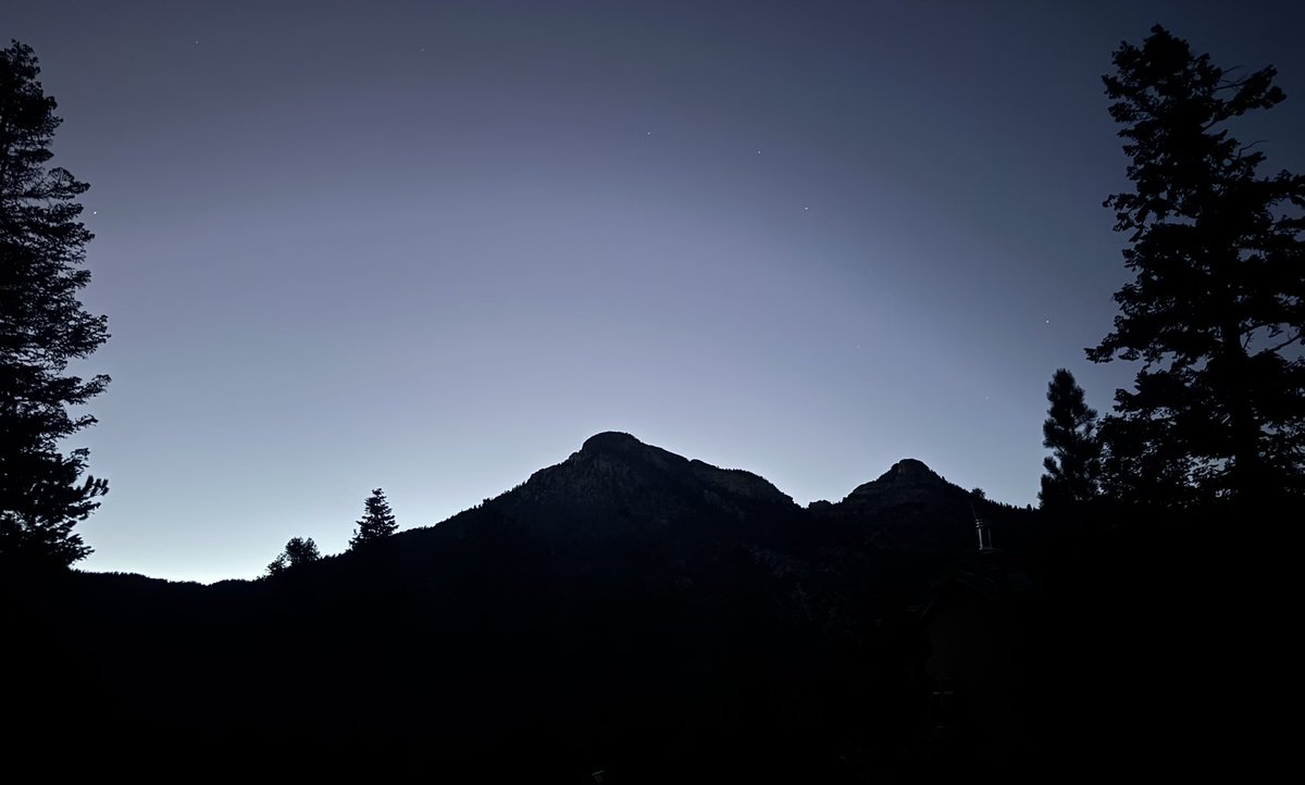 It’s a chilly 42°f this Tuesday evening in Lee Canyon…