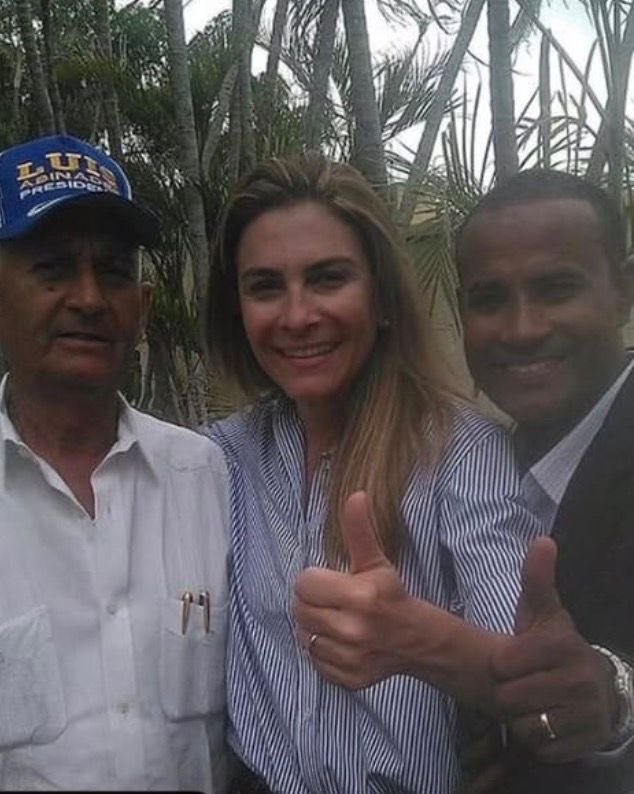 A que Linea Politica responde este que mandaron a tratar de dañar la imagen del presidente Leonel Fernàndez???  Bocina, pica pica o guaremate ?