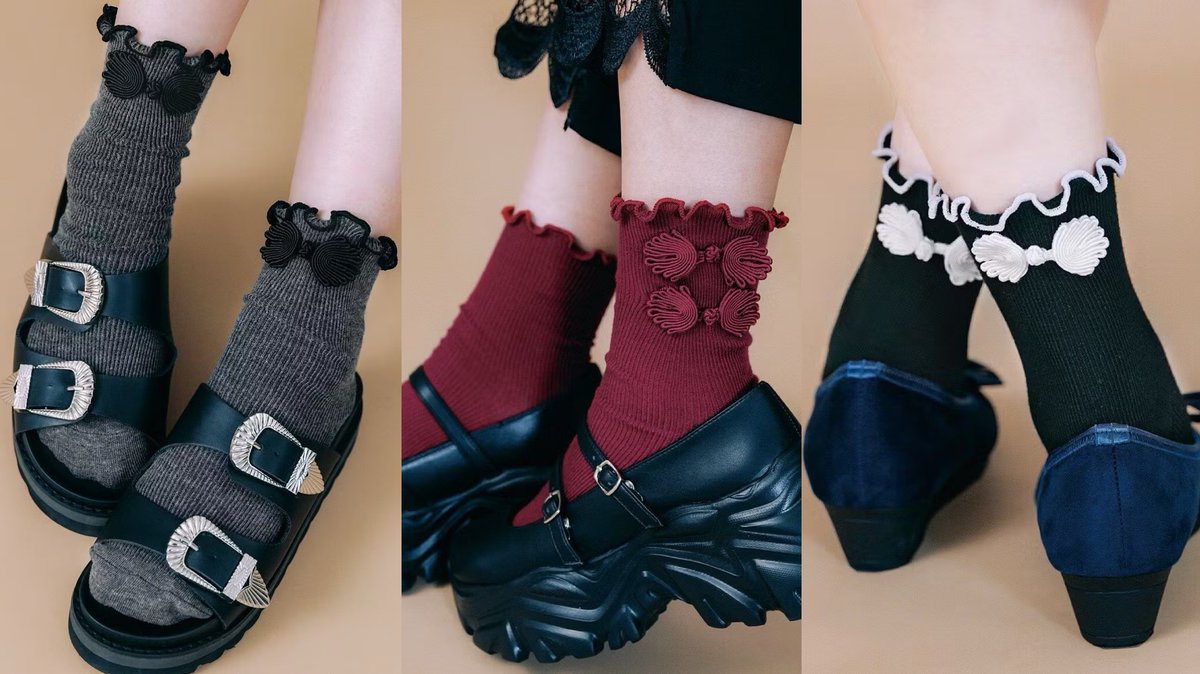 ✧新作✧心惹かれるオリエンタルな世界。チャイナな雰囲気のアイテムを身に着ければ、摩訶不思議な魔法少女になれそう。

🪷クラシカルな長袖チャイナワンピース
🎇移ろう空色を宿したイヤカフリング
🦚チャイナボタンで華やぐソックス
⇒felissimo.co.jp/mahoubu/conten…