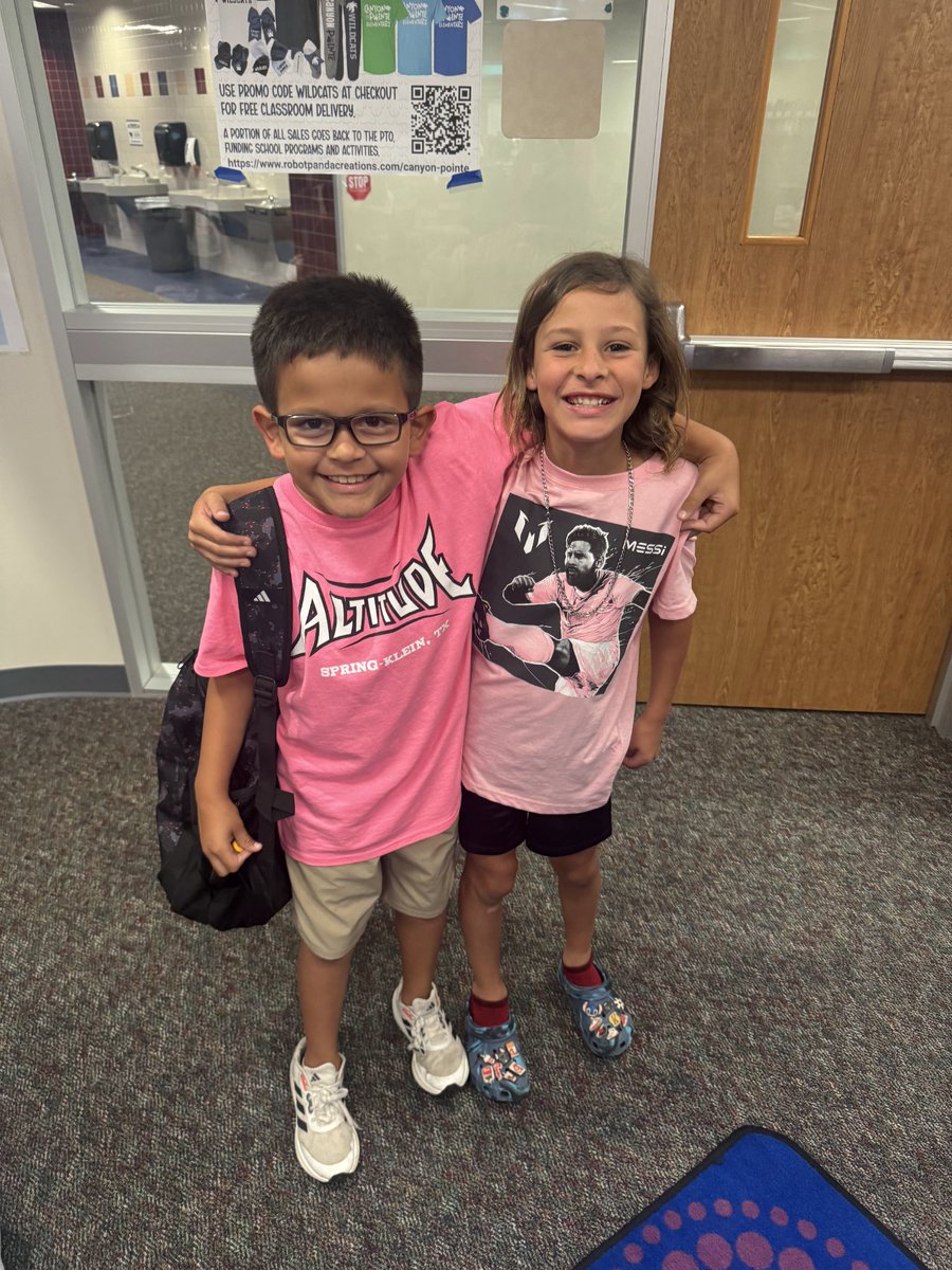 TISDCPES's tweet photo. We PINKy promise to be safe online. Wildcats showing our Digital Citizenship. #TISDDigCit #TISDEdTech @TISD_Libraries @TomballISD @TISD_DLD https://t.co/HFtQgIPP5x
