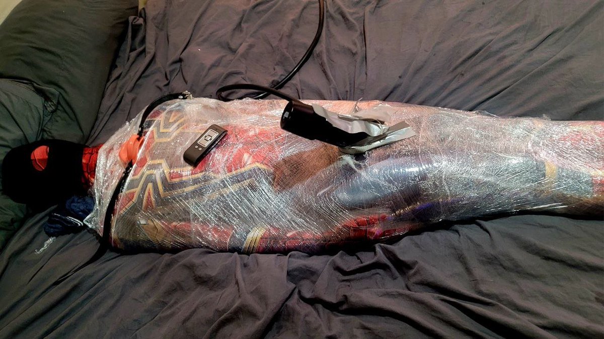 EmptySum tweet media