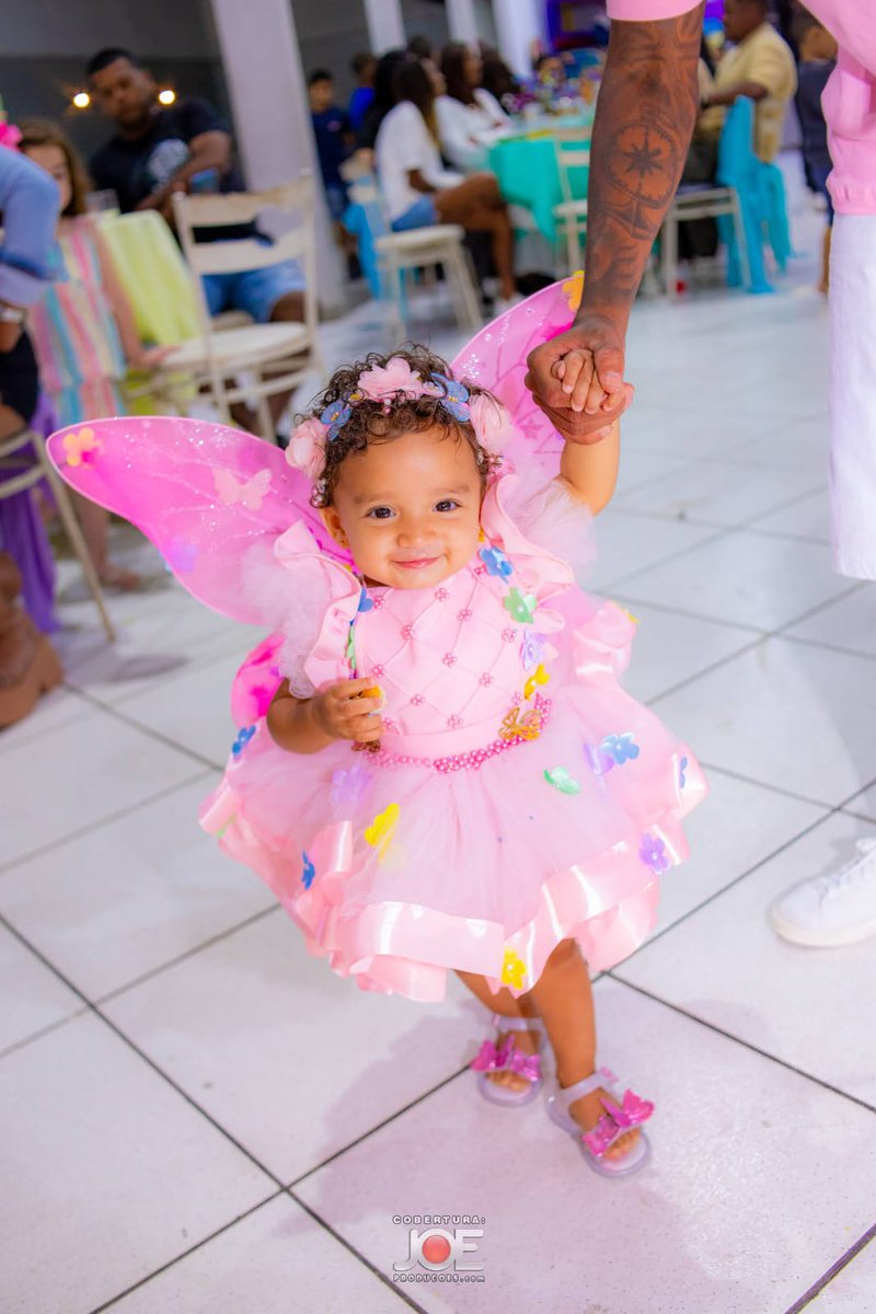 Layzaa_Daher's tweet photo. Eu tenho a borboleta mais linda e posso provar 💖 https://t.co/rTPBgwWnOq
