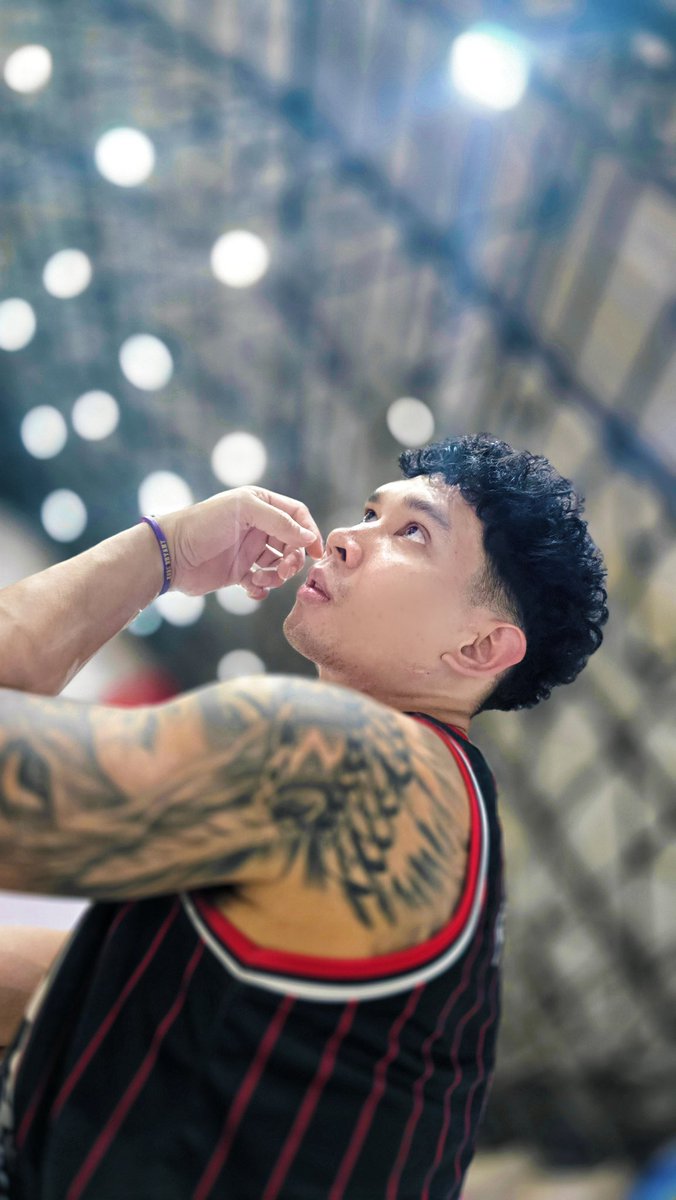 Z o n e seven tweet media