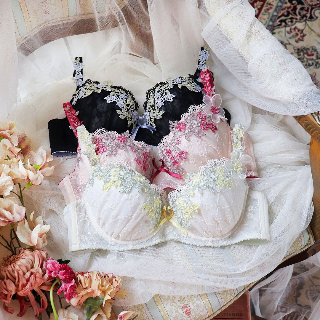 ˏˋ 𝐍𝐞𝐰 𝐈𝐧 ˎˊ˗ お花たちが咲きほこるガーデンをイメージした