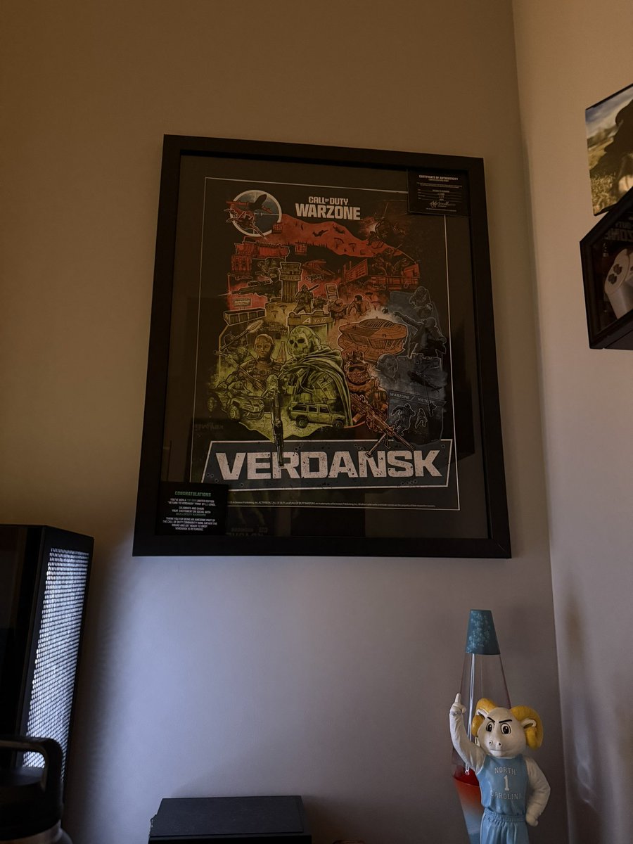 TrippWalton's tweet photo. @CallofDuty @HMGaming #CODNEXT 
#HMxBO7Sweepstakes it would go good with my Verdansk artwork! https://t.co/2GvLomZ3Y1