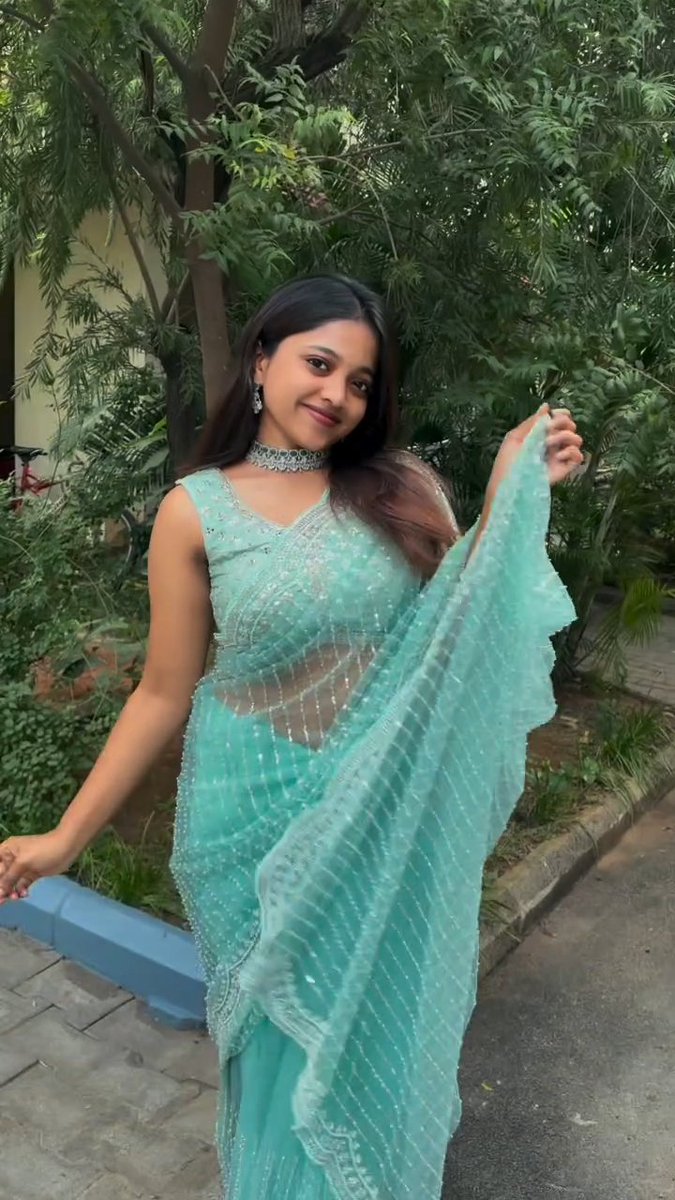 Userx489037's tweet photo. Dharshini❤️ dusky🥵😋 https://t.co/cqkGeOUN6t