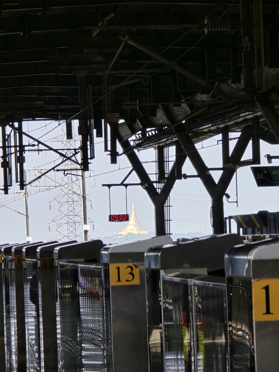 Swapnil_151530's tweet image. 10x zoom auto mode #s24ultra #samsung #ui8 view of gorai pagoda from kandharpada metro station 🚉