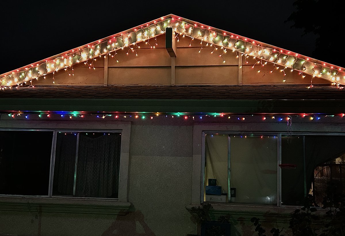 karenlamar's tweet photo. Christmas Lights - https://t.co/pcRccKsnEY https://t.co/U8VUPyUymW
