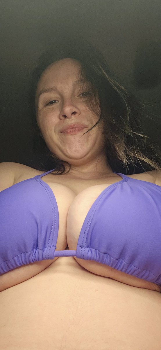 Kittenwithakink's tweet photo. When I reach 1k followers I will post a little titty appreciation video for FREE on my wall! I never give away anything for FREE! But if you get me up to 1k. I can do that for you 💕 send love and support my way!

wataa #nsfwtwt #goals #appreciation #milf #hotmomcheck https://t.co/7OUwNsoHgR