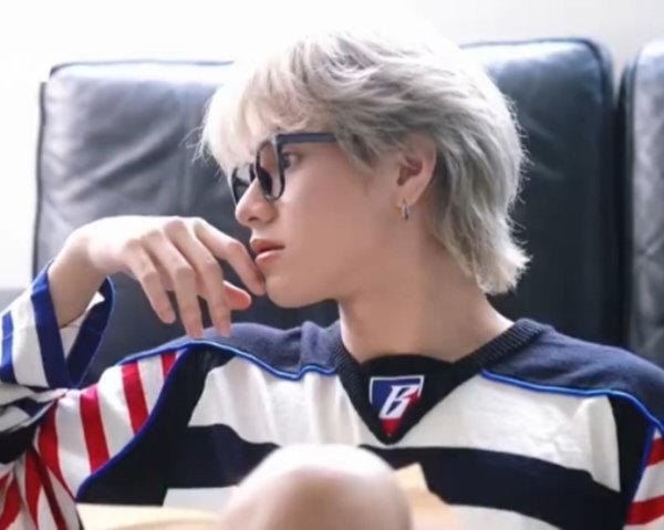 csnp_mvn's tweet photo. bruhhh the way he looks so effortlessly fine in glasses… I’m not surviving this 😭 he's so cute and so boyfriend-coded 😩💘💘

#CSNP #smartcsnp https://t.co/ZRSaP1k1vL