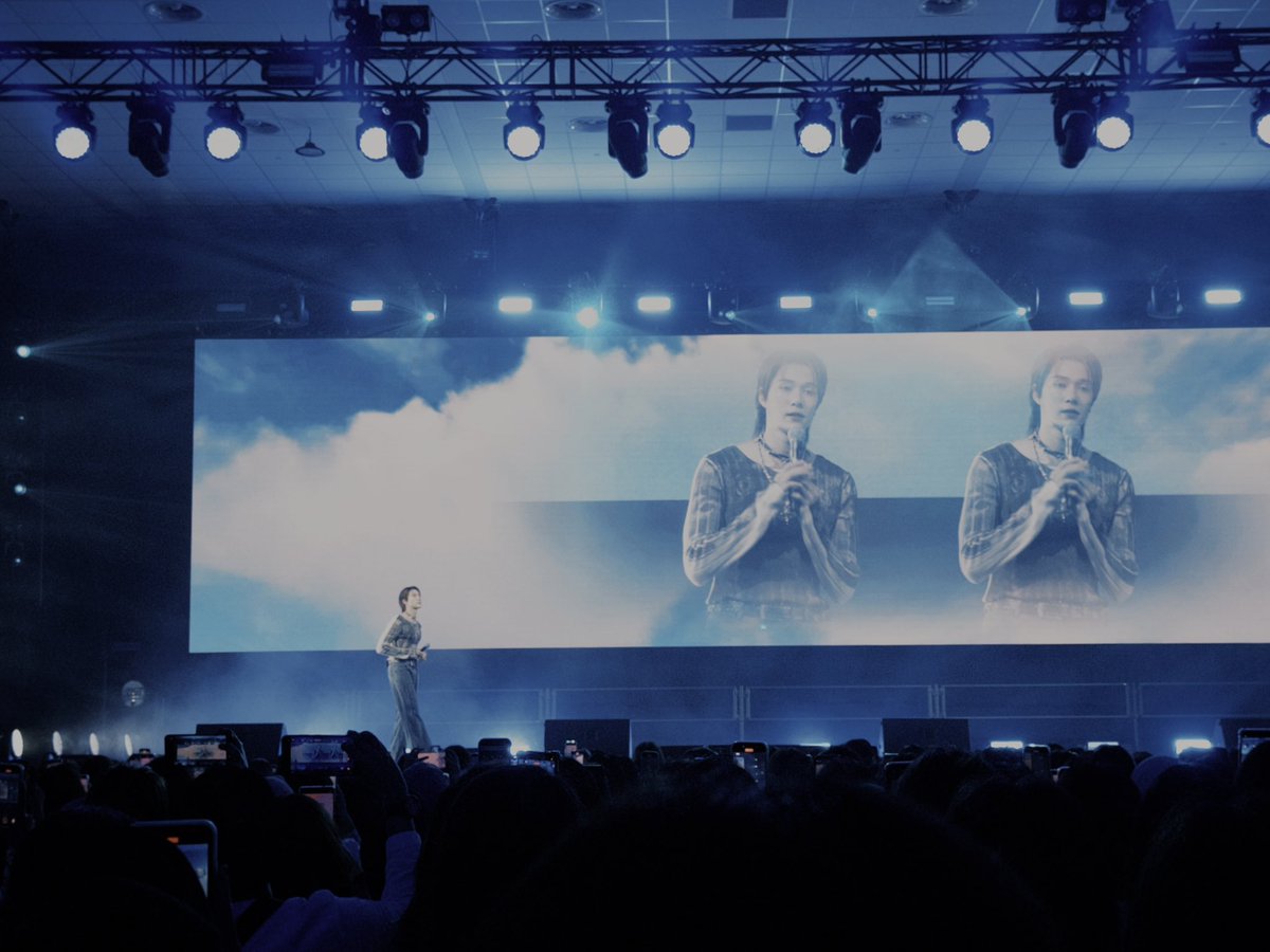 by__pluto's tweet photo. 06.09.25 NANI ON FILM 📸🎞️
Artist Hirunkit on stage — 🎀
คิดถึงนานิในพาร์ทศิลปินบนเวทีจังน้า อยากเห็นนานิออนสเตจอีกจังเลยยย 💗🎤
@Hirunkit_ ꔛ #hirunkit_ #SkyNaniFanday24xSINGAPORE #Plutoarchived https://t.co/4vMMPlOGiP
