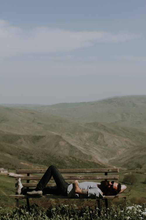 camducthuan32's tweet image. When autocorrect turns "love" into "live", it's like my phone trying to tell me to live my best life instead of just loving it. ��‍♂️ #autocorrectfail #ironic