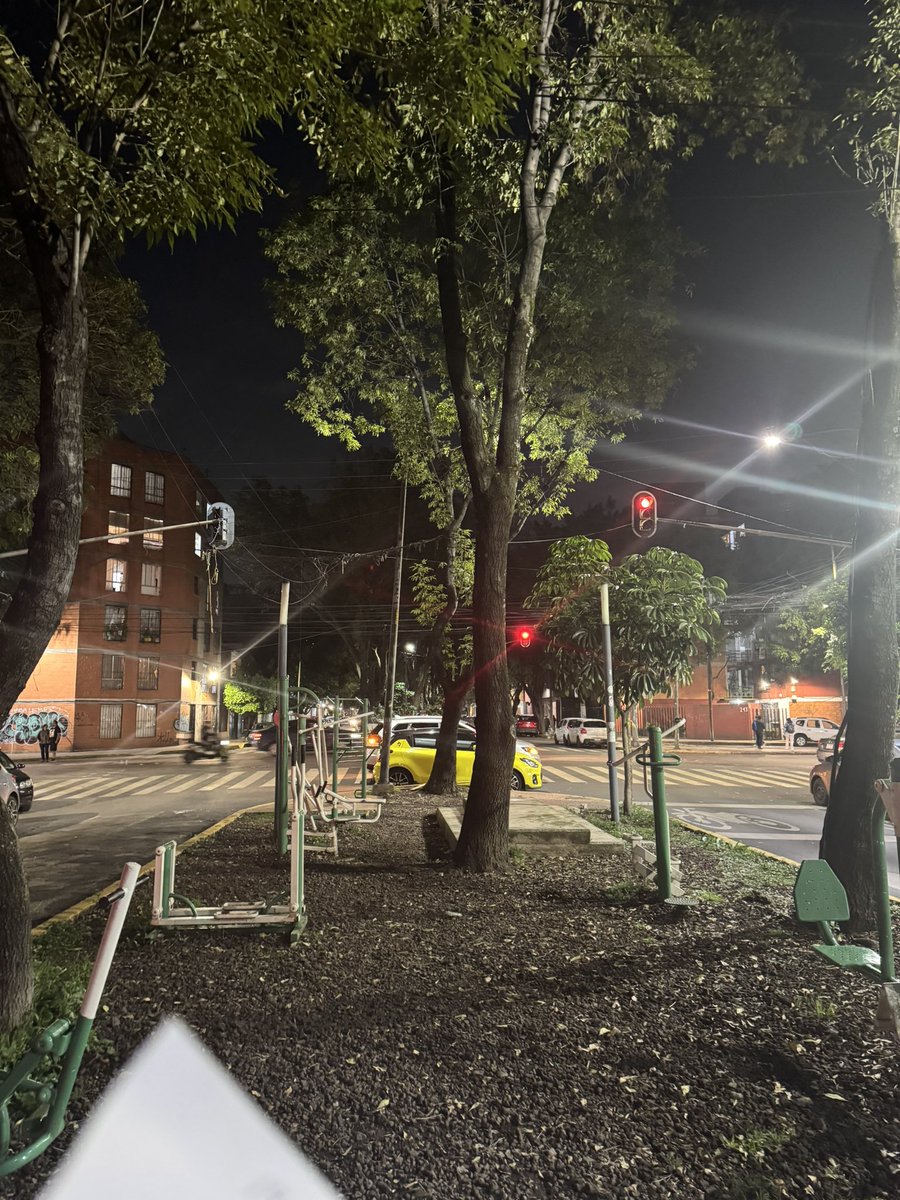 jmalvarezc's tweet photo. @CFE_Contigo En la calle de Lauro Aguirre Col Agrucultura entre Alzate y Sor Juana Inés hay muchas luminarias apagadas solicitamos su pronta atención proporcionó imágenes https://t.co/hkqud8qK73