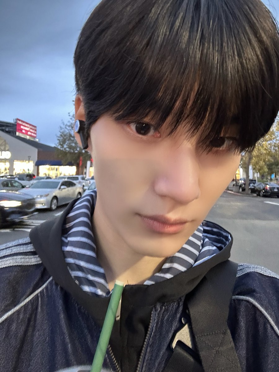 EVNNE_official's tweet image. 해지기 전에 들어오기

#EVNNE #이븐
#박한빈 #PARKHANBIN