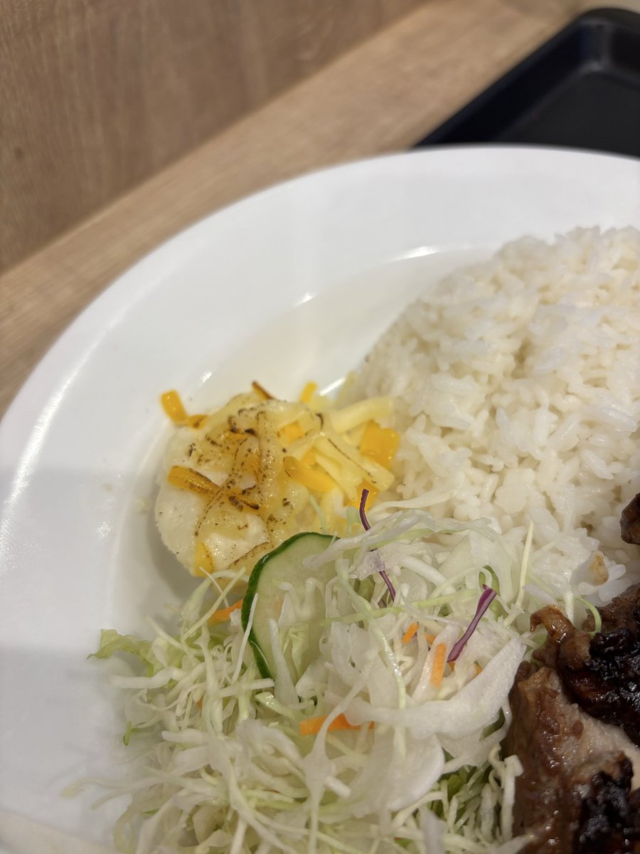 waka2000's tweet photo. 松屋のジャークチキン
巷では賛否両論みたいだけどこれは自分好みや。ソースが濃厚でご飯が進む。カスカスの松屋白米とも相性が抜群。 https://t.co/19UjBLkZG4
