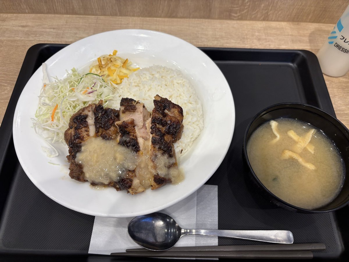 waka2000's tweet photo. 松屋のジャークチキン
巷では賛否両論みたいだけどこれは自分好みや。ソースが濃厚でご飯が進む。カスカスの松屋白米とも相性が抜群。 https://t.co/19UjBLkZG4