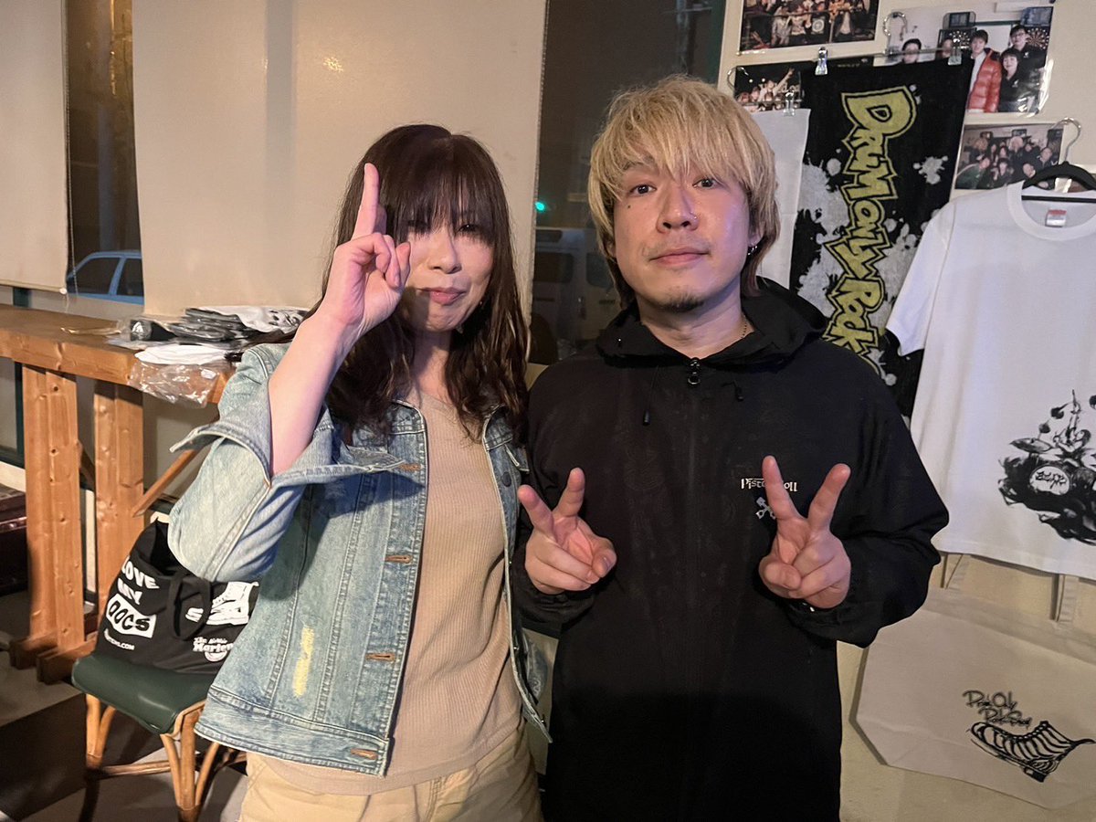 まこ tweet media