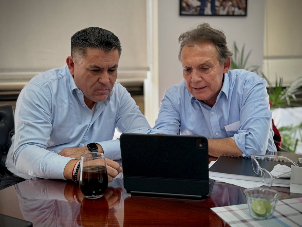 Jorge_Meade's tweet photo. Reunión de trabajo con el presidente del @ChihuahuaPRI y diputado federal @alexdmgz dando seguimiento a la reestructuración de comités municipales secciónales del estado de #Chihuahua.

Así nos indica nuestro presidente del @PRI_Nacional @alitomorenoc de trabajar en equipo 🤝 https://t.co/V6K1GMcD5v
