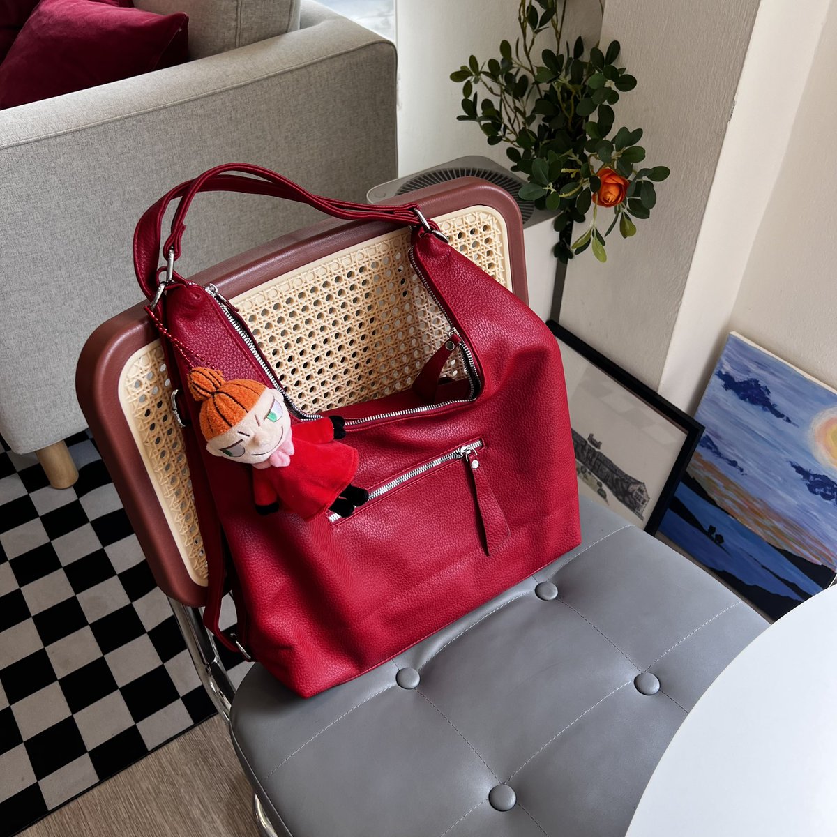 nchdaq's tweet image. กดกระเป๋า cottalogs ใบใหม่มาและใช้มาเกือบเดือน เชียร์ค่ะหนังดีมาก ทน สวย รุ่นนี้กดสีแดงมา สะพายได้กี่แบบไม่รู้อะเยอะไปหมด น่ารักมากและโคตรจุ🍅🍅🍅