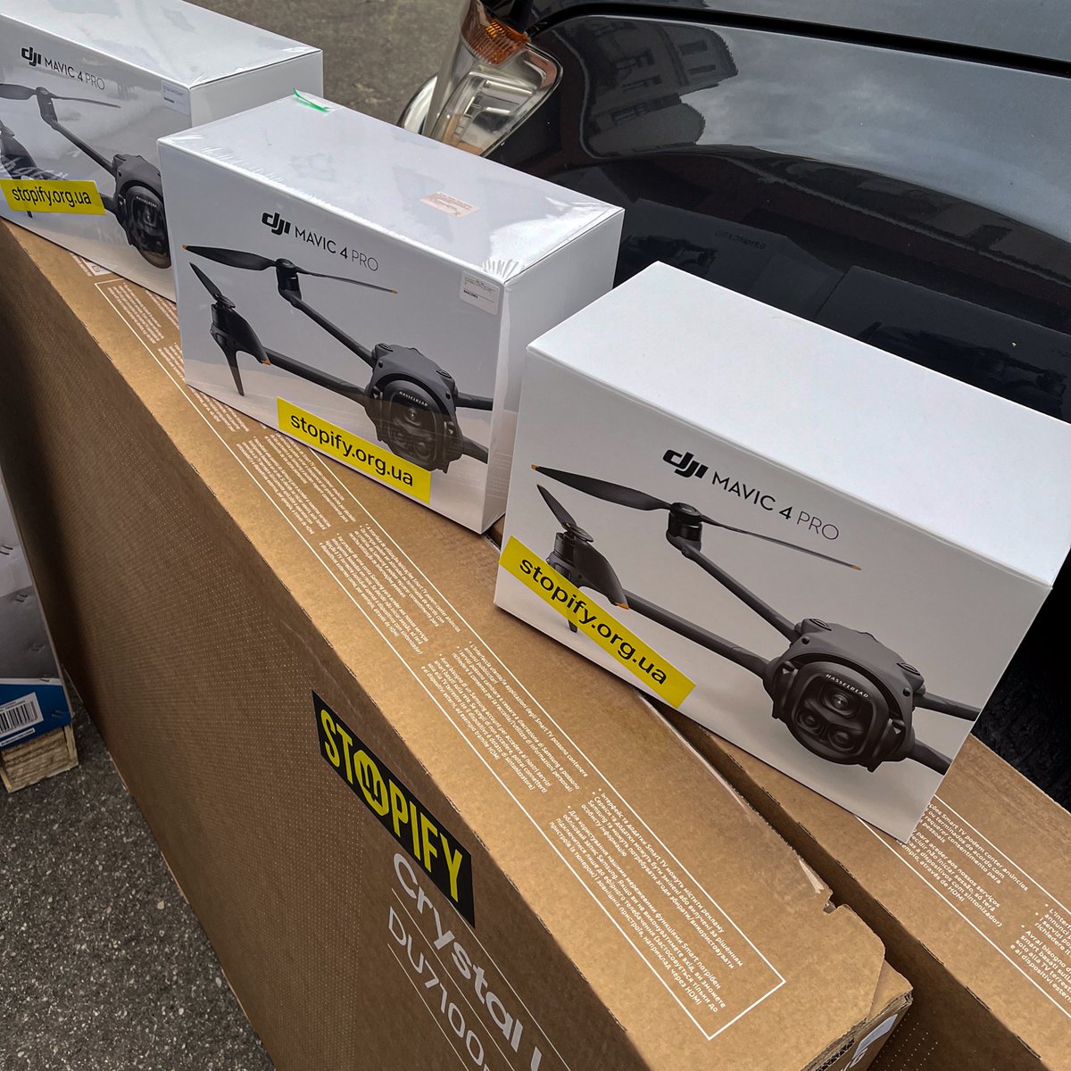 stopify_org_ua's tweet image. Our latest shipment includes a pickup truck, a SUV, two large diesel generators, one inverter generator, three DJI Mavic 4 Pro drones, five charging stations of various capacities plus one external battery, two monitors, two tablets, four laptops, and seven autonomous heaters.