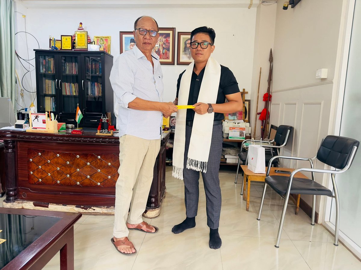 YKhemchandSingh's tweet image. Honoured to host the reception of Shri Leishangthem Tonyblair, son of Shri Leishangthem Dijen Singh of Singjamei Leishangthem Leikai, at my residence today to celebrate his remarkable achievements in the medical field. 
I wholeheartedly congratulate Shri 
#humanresource