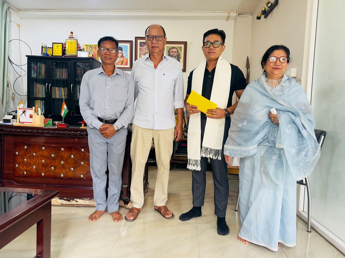 YKhemchandSingh's tweet image. Honoured to host the reception of Shri Leishangthem Tonyblair, son of Shri Leishangthem Dijen Singh of Singjamei Leishangthem Leikai, at my residence today to celebrate his remarkable achievements in the medical field. 
I wholeheartedly congratulate Shri 
#humanresource